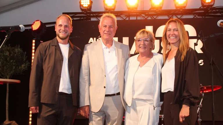 42953086 die geschaeftsfuehrer der dritten und vierten generation christoph gerhold gaby und anne kathrin haeuser 2B70