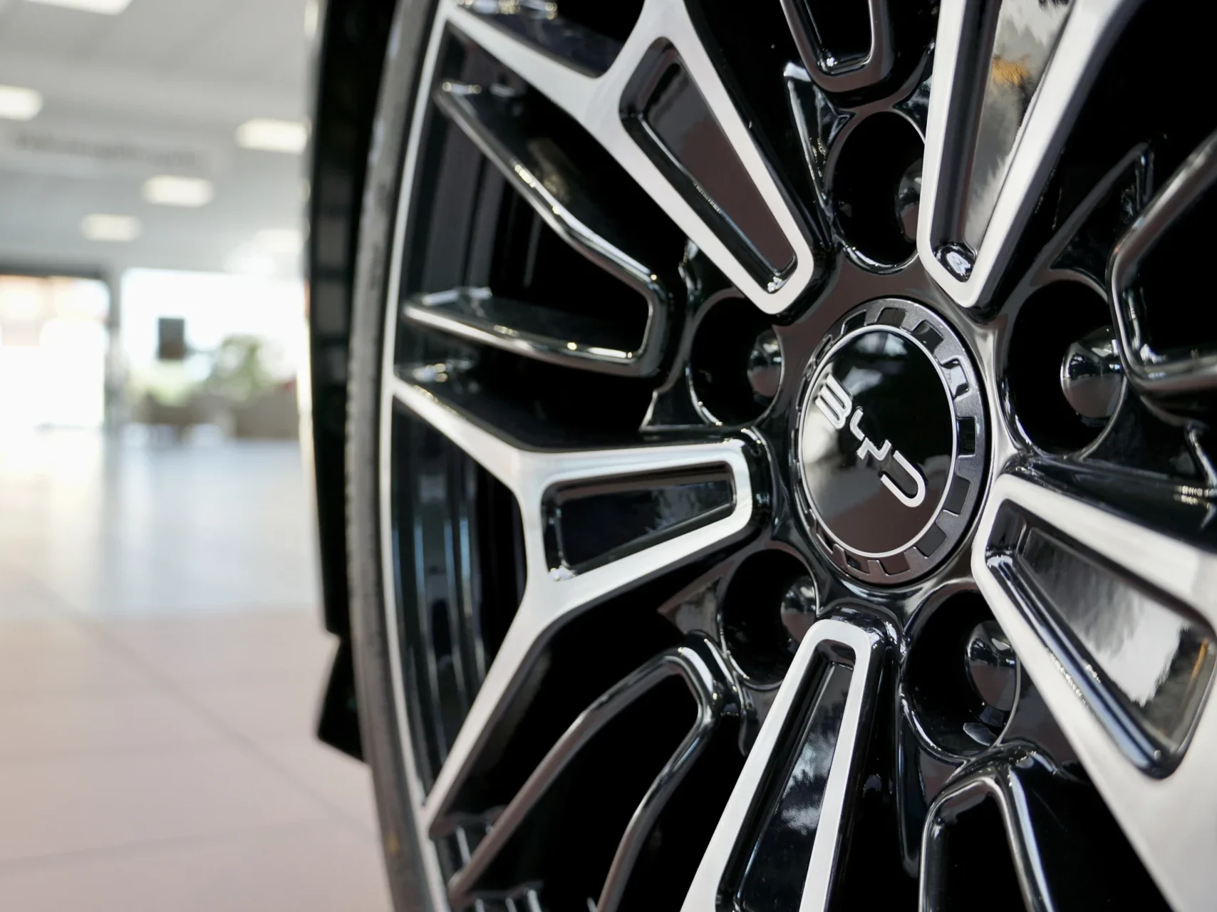 Cropped GS9 BYD Showroom 08.webp